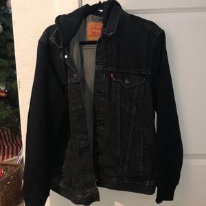 NWT Levi’s jacket with hoodie size L